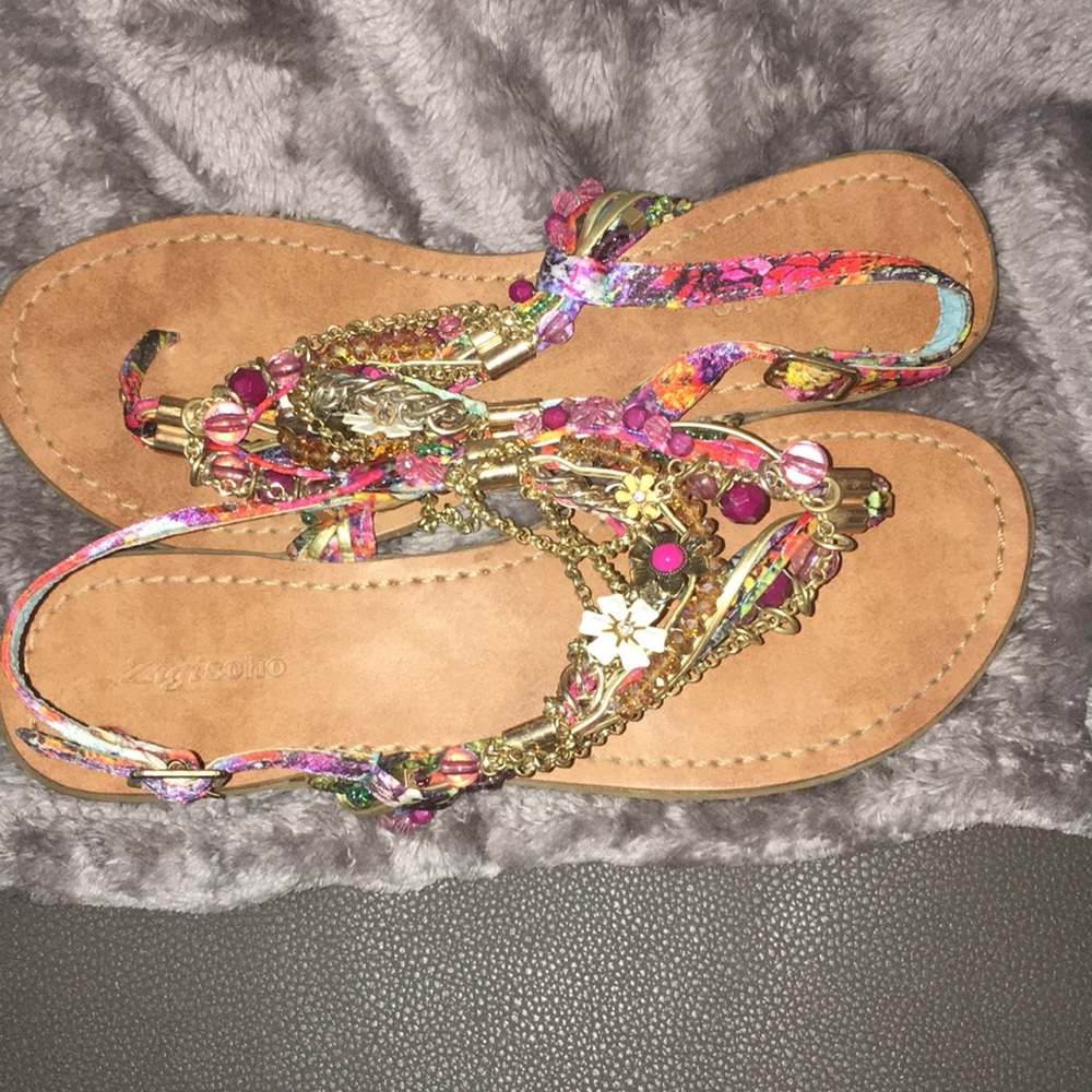 Zigisoho sandals